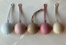 Lade das Bild in den Galerie-Viewer, Silikon Schnullerbox