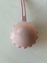 Lade das Bild in den Galerie-Viewer, Silikon Schnullerbox