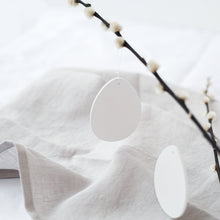 Lade das Bild in den Galerie-Viewer, Holzanhänger Eier im 8er Set