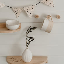 Lade das Bild in den Galerie-Viewer, Wandhaken Hello Love im 3er Set